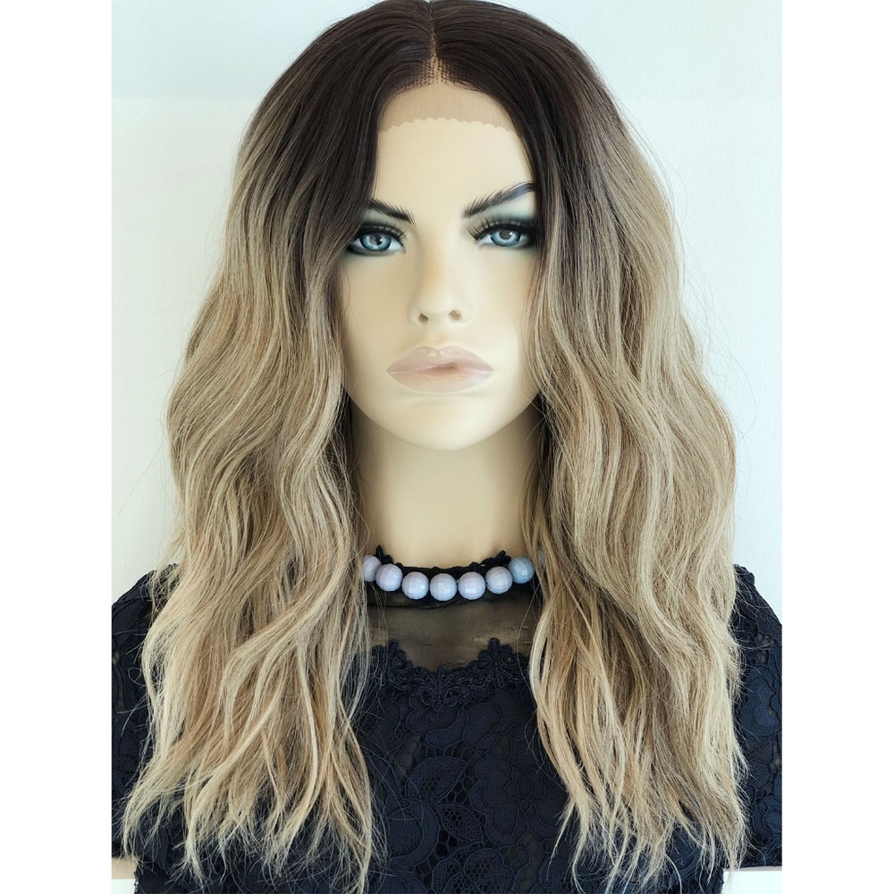 16" Ombre Ash Blonde Wig Dark Roots| Elizabeth